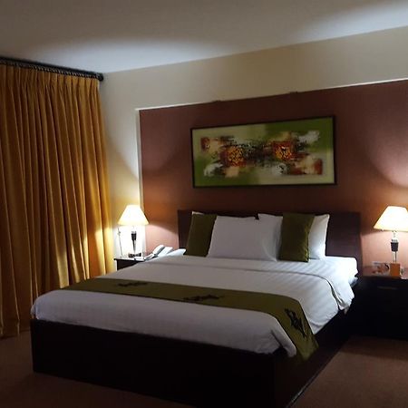 Grand Tembaga Hotel Тимика Экстерьер фото