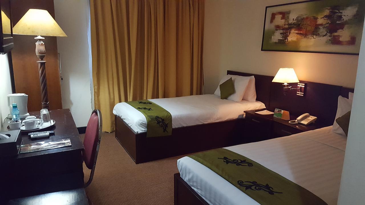Grand Tembaga Hotel Тимика Экстерьер фото