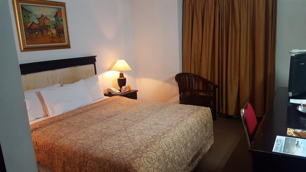 Grand Tembaga Hotel Тимика Экстерьер фото