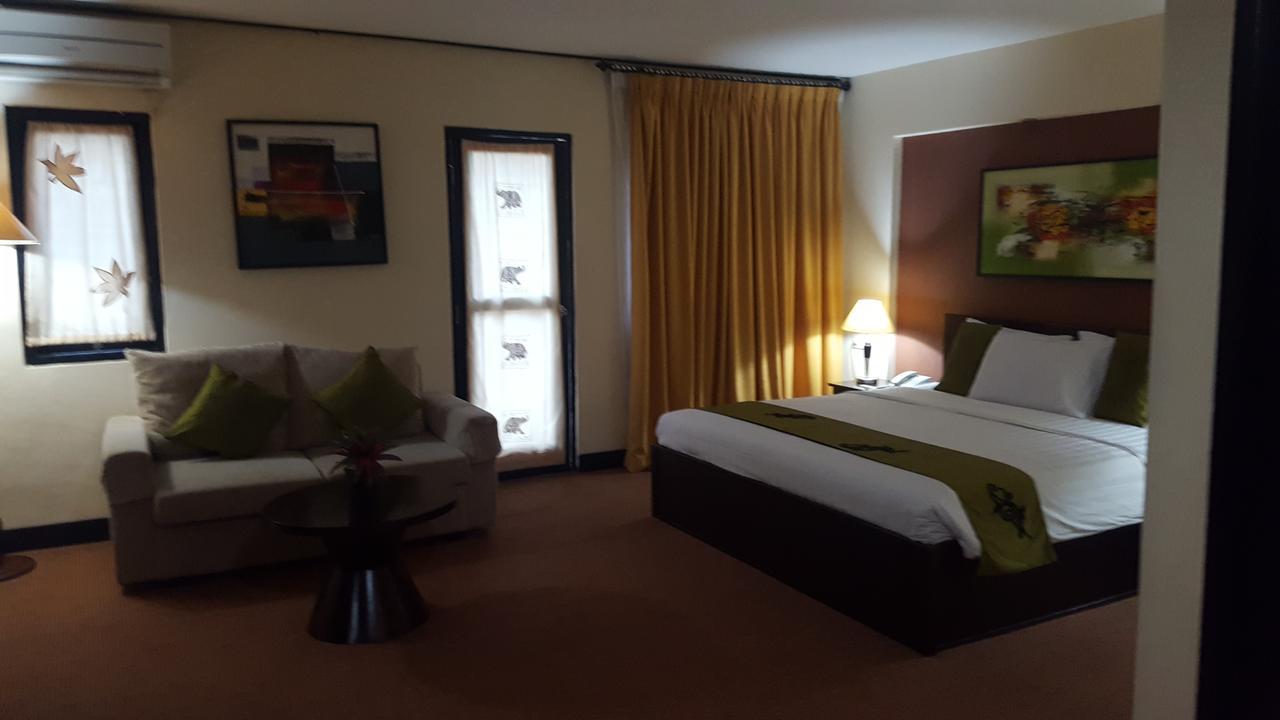 Grand Tembaga Hotel Тимика Экстерьер фото