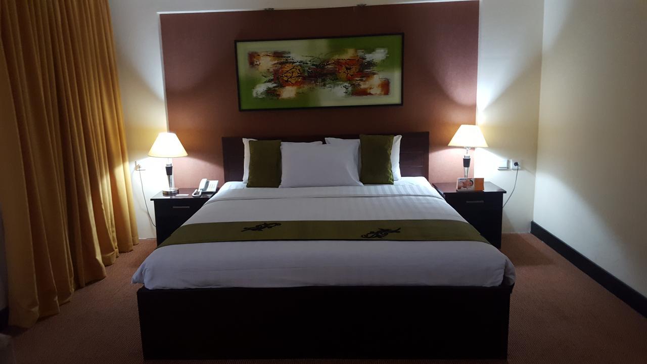 Grand Tembaga Hotel Тимика Экстерьер фото