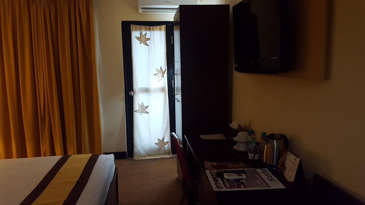 Grand Tembaga Hotel Тимика Экстерьер фото